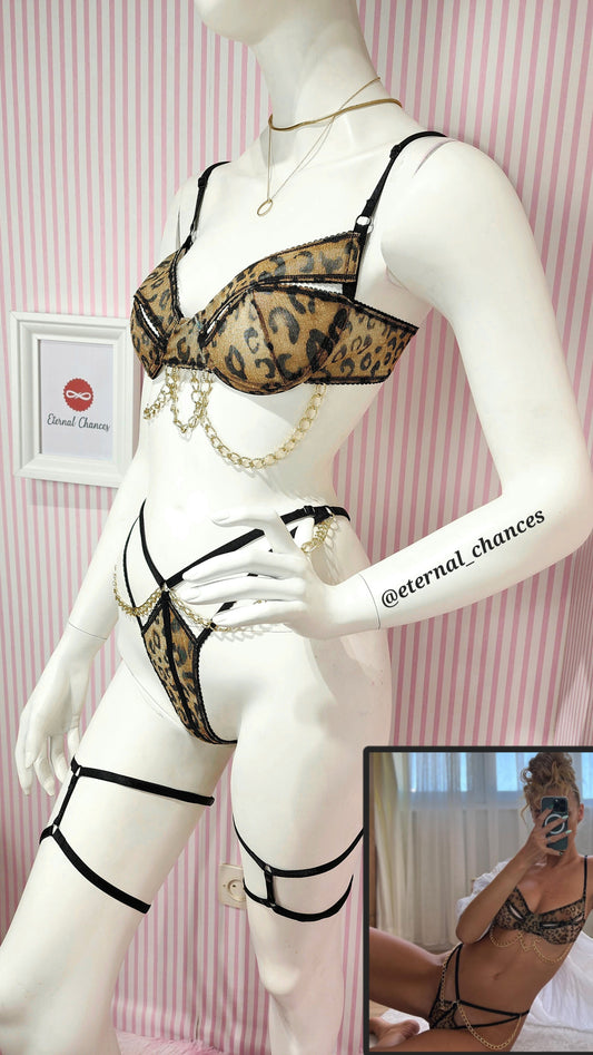 Ensemble 3 pièces tissu brillant détaillé en chaine dorée disponible en 3 tailles (S / M/ L / XL)