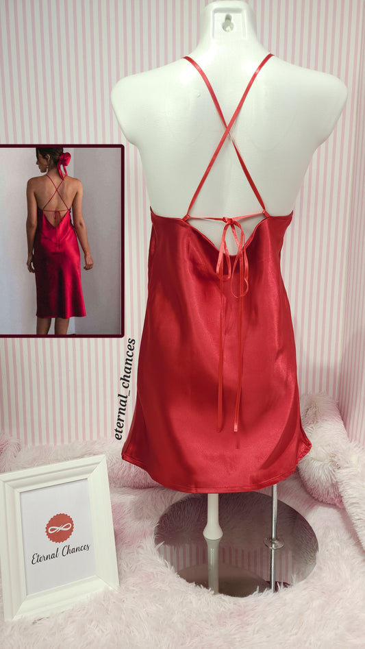 Nuisette satin disponible en 4 tailles : S-M-L-XL