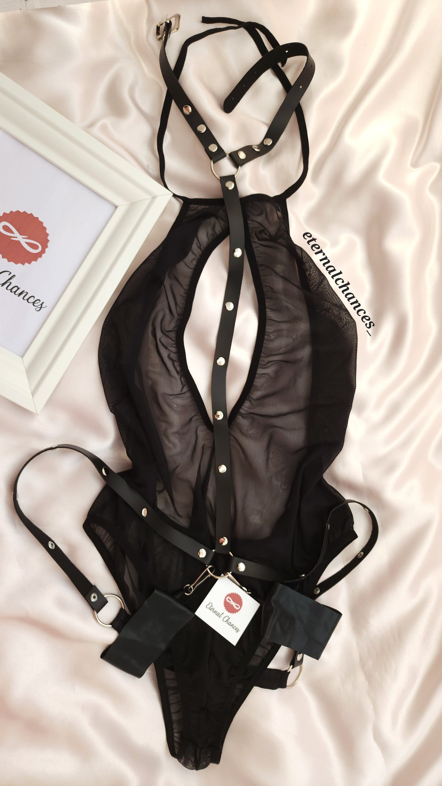 Pack déguisement bdsm 3 pièces | 2 Tailles : Moyenne (MLXL) - Grande (3XL4XL)