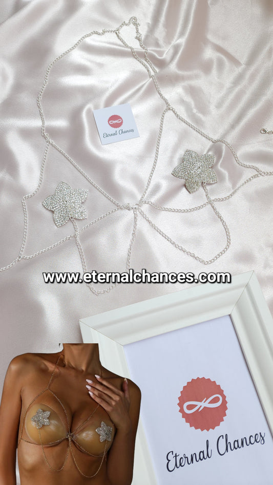 Accessoire cache-tétons adhésif avec chaîne argentée