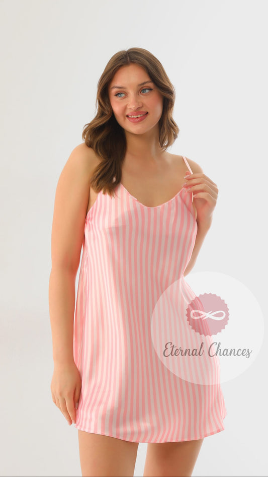 Nuisette en haute qualité du satin 2 tailles : M (36-38) + L (38-40)