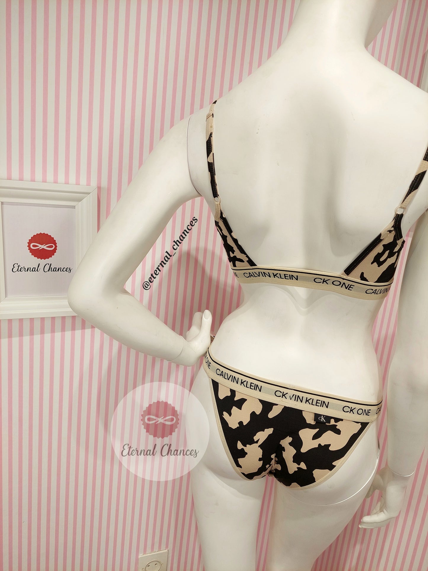 Ensemble "Calvin Klein ONE" rembourré S