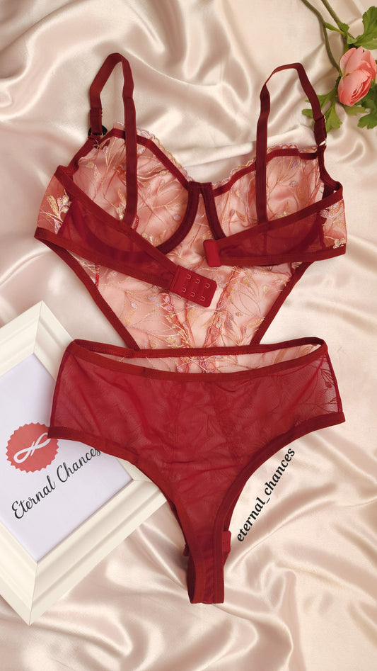 Body-lingerie transparent en dentelle brodée 3 tailles S-75B / M-80B / L-85B