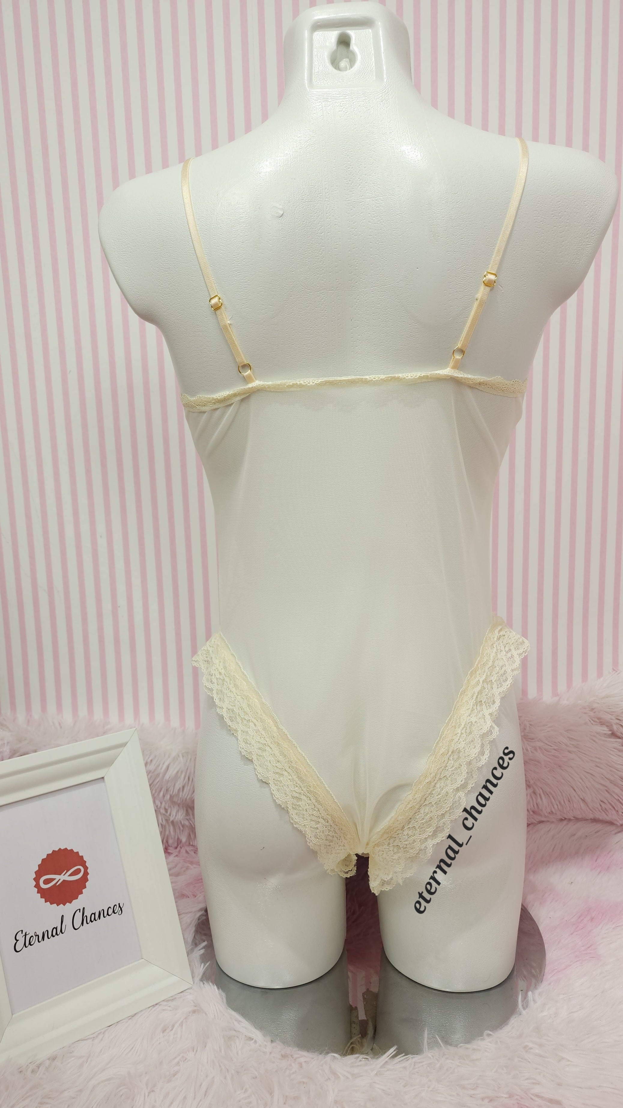 Ensemble 2 pièces bodysuit + kimono déshabillé en tulle avec dentelle taille Small