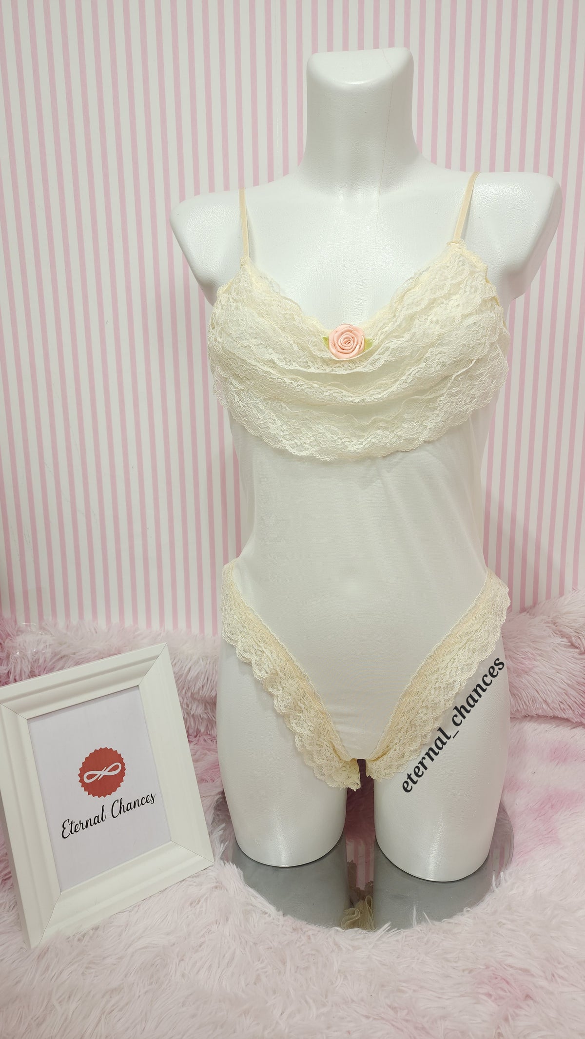 Ensemble 2 pièces bodysuit + kimono déshabillé en tulle avec dentelle taille Small