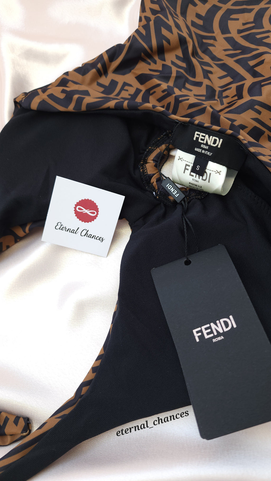 Maillot de bain rembourré "FENDI" taille S - M - L