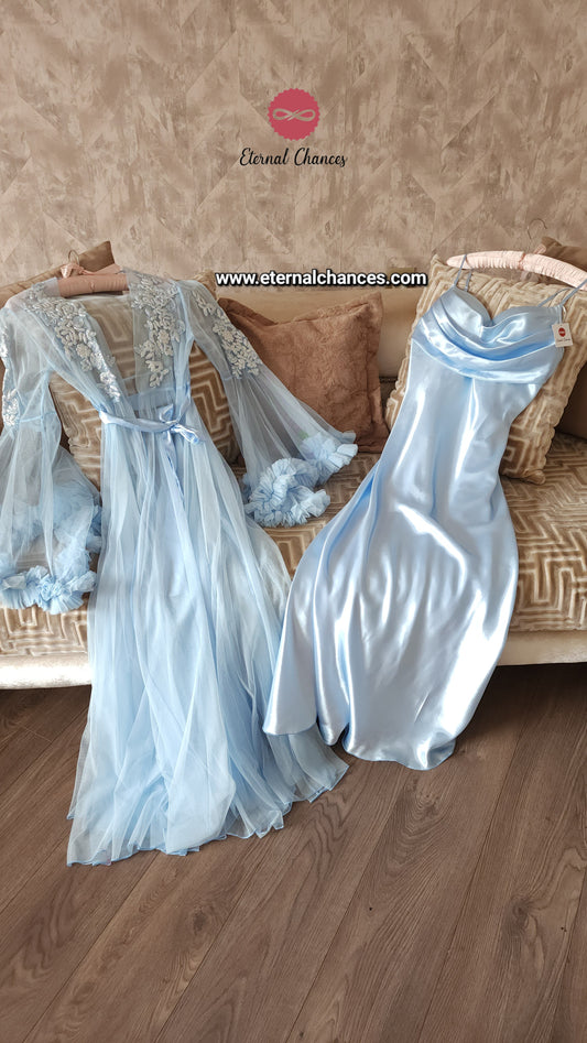 Ensemble long Bleu Ciel Déshabillé + Nuisette en Satin & Tulle Brodé – Édition Royale (taille standard)