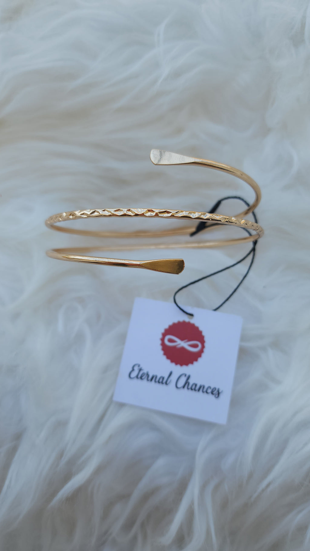 Bracelet de manchette سوار للذراع