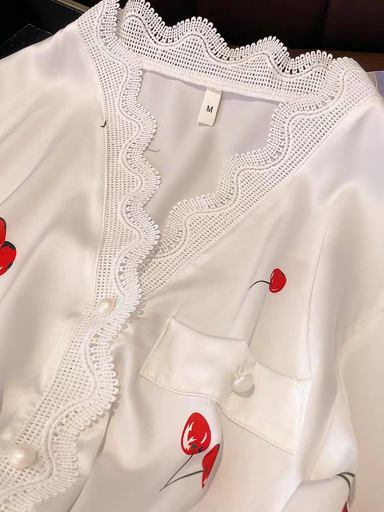 Pyjama en satin bordures effet crochet Taille M L XL 2XL