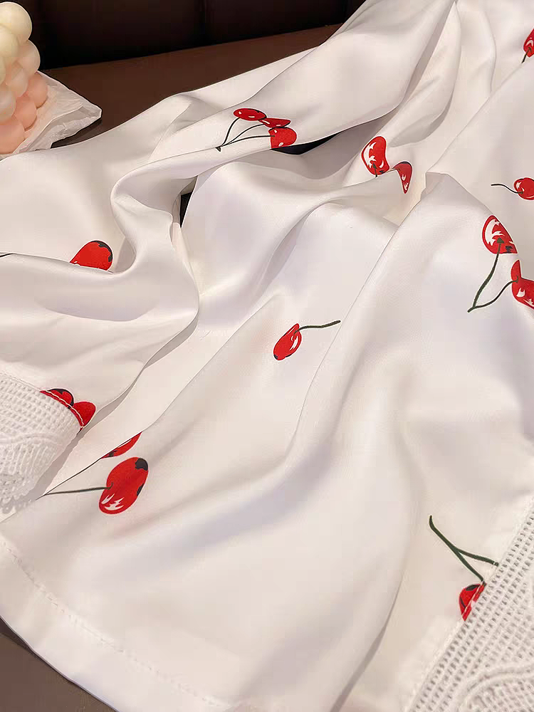 Pyjama en satin bordures effet crochet Taille M L XL 2XL