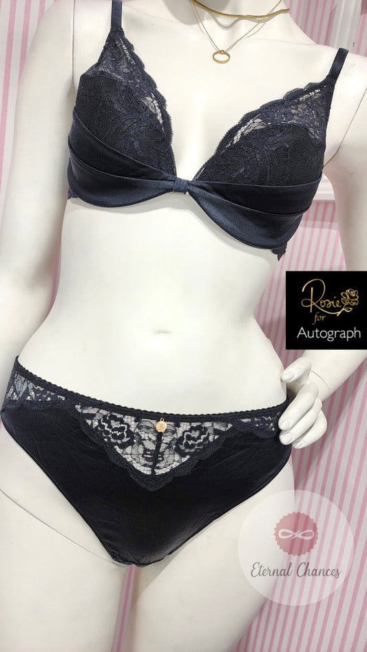 Ensemble luxueux en satin et dentelle de la collection "Rosie" par "Autograph" (S/80B)