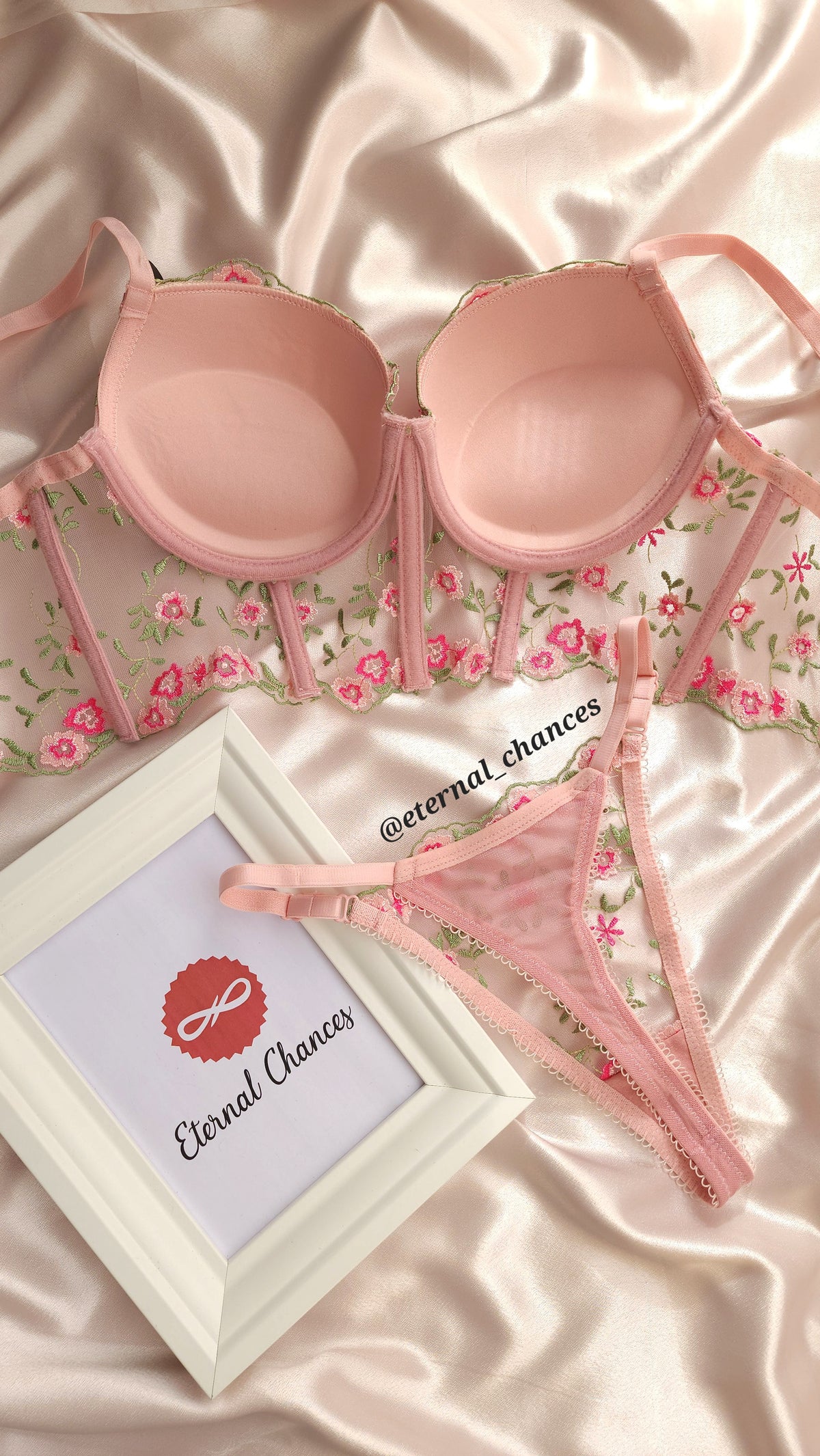 Ensemble floral bustier push-up disponible en 4 tailles (S-75B / M-80B / L-85B / XL-90B)
