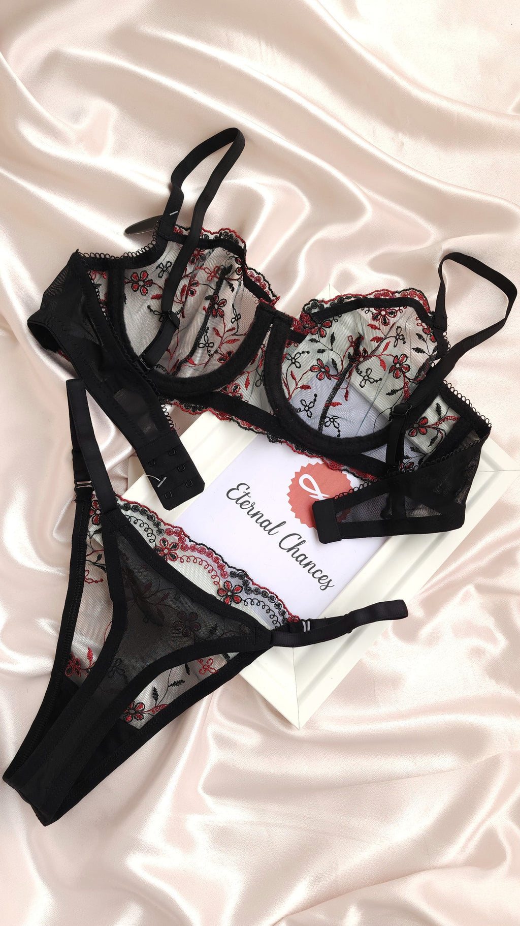 Ensemble transparent brodé 4 Tailles S-75B / M-80B / L-85B / XL-90B