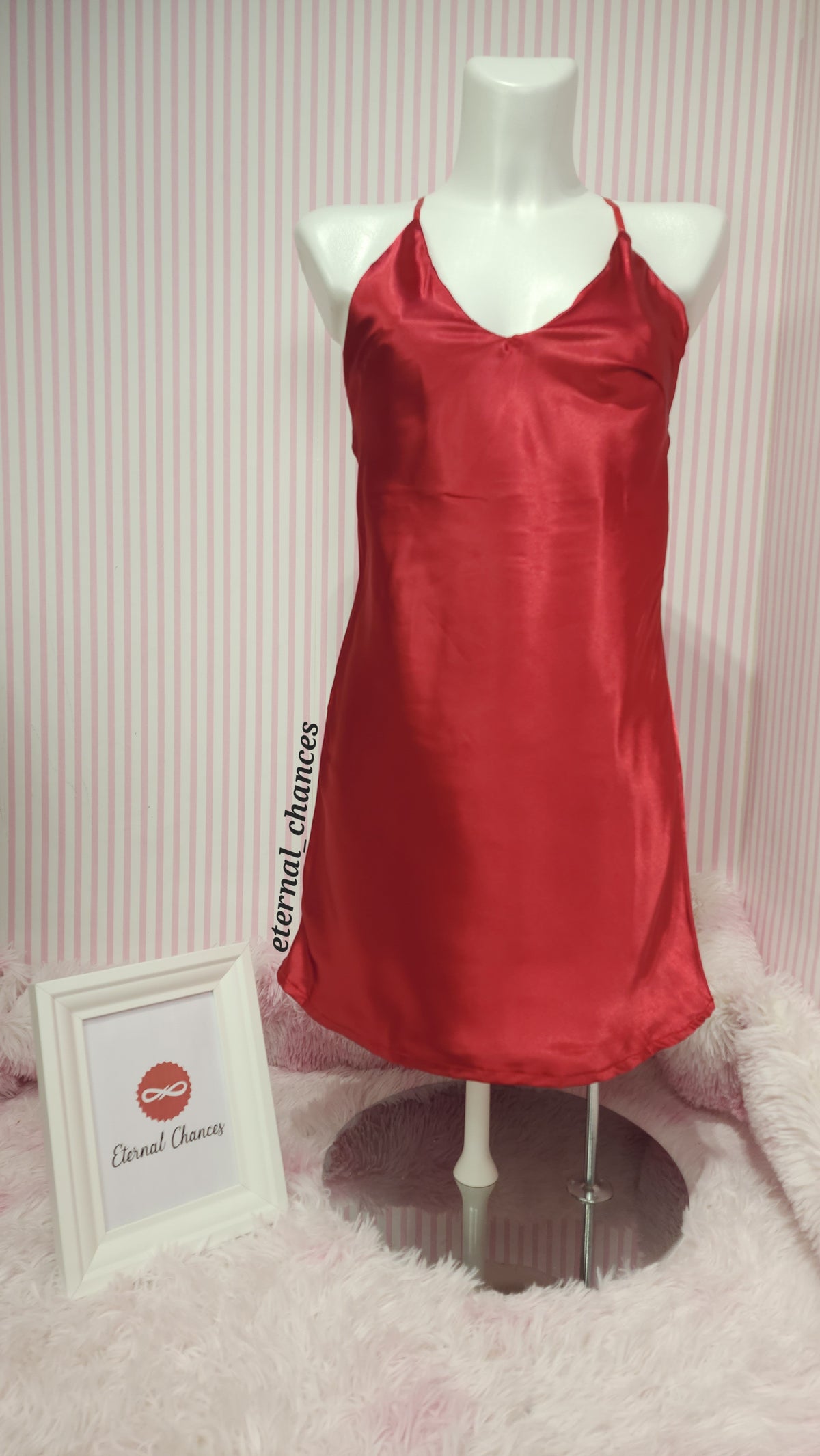 Nuisette satin disponible en 4 tailles : S-M-L-XL